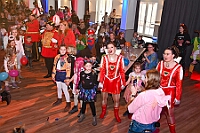 03 Kinders Musketiere 2026- 02-01 08  Tour-Tag, 1. Februar - Im Intercity Hotel feierten die Roten Funken ihr 77-jähriges Bestehen an diesem Sonntagmorgen, auch wir gratulierten. Auf zum Heimspiel für unsere Christin hieß es danach, dies bei der Damensitzung der » Blauen Jungs «. Eine große Kinderschar erwartete uns dann im Steinhof. Die Musketiere hielten dort ihre Kindersitzung ab. In die Rheinhausenhall führte uns dann der nächste Termin, Damensitzung von Rot-Weiß. Zum Schluß erwartete und die SPD Großenbaum/Rahm bei ihrem „Tanztee“ in unserem Stadquartier, dem Coupe 1900. : DVPJ, Toni I, Jules I., Prinz Karneval, Prinz, Prinzessin Aileen I., Hofmarschälle, Page, Pagen, Paginnen, HDK, Duisburg, Karneval, Helau, Tollität, Event, Session 2025, Session 2025, HDK Duisburg, Hauptausschuss, Hauptausschuss Karneval Duisburg, Duisburg ist echt