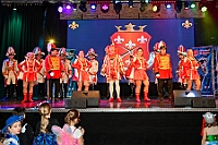 03 Kinders Musketiere 2026- 02-01 16  Tour-Tag, 1. Februar - Im Intercity Hotel feierten die Roten Funken ihr 77-jähriges Bestehen an diesem Sonntagmorgen, auch wir gratulierten. Auf zum Heimspiel für unsere Christin hieß es danach, dies bei der Damensitzung der » Blauen Jungs «. Eine große Kinderschar erwartete uns dann im Steinhof. Die Musketiere hielten dort ihre Kindersitzung ab. In die Rheinhausenhall führte uns dann der nächste Termin, Damensitzung von Rot-Weiß. Zum Schluß erwartete und die SPD Großenbaum/Rahm bei ihrem „Tanztee“ in unserem Stadquartier, dem Coupe 1900. : DVPJ, Toni I, Jules I., Prinz Karneval, Prinz, Prinzessin Aileen I., Hofmarschälle, Page, Pagen, Paginnen, HDK, Duisburg, Karneval, Helau, Tollität, Event, Session 2025, Session 2025, HDK Duisburg, Hauptausschuss, Hauptausschuss Karneval Duisburg, Duisburg ist echt