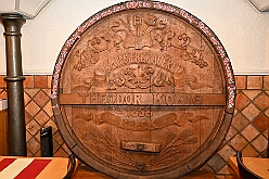 Prinzentref KoenigBrau 2026- 02-02 01  Prinzentreffen in der Brauerei - Auf Initiative von Tobias Ostermann, Verkaufsleiter Ruhrgebiet, und HDK Präsident Michel Jansen lud die König Brauerei in Kooperation mit dem HDK zum Prinzentreffen in den Theodor-König-Keller auf dem Gelände der König Brauerei. Dieser spontanen Einladung folgten die Tollitäten aus Essen, Oberhausen und Moers. Prinz Toni I. erwies sich als sympathischer Co-Gastgeber bei diesem unterhaltsamen Abend. : DVPJ, Toni I, Jules I., Prinz Karneval, Prinz, Prinzessin Aileen I., Hofmarschälle, Page, Pagen, Paginnen, HDK, Duisburg, Karneval, Helau, Tollität, Event, Session 2025, Session 2025, HDK Duisburg, Hauptausschuss, Hauptausschuss Karneval Duisburg, Duisburg ist echt