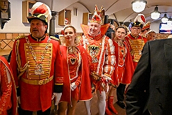 Prinzentref KoenigBrau 2026- 02-02 02  Prinzentreffen in der Brauerei - Auf Initiative von Tobias Ostermann, Verkaufsleiter Ruhrgebiet, und HDK Präsident Michel Jansen lud die König Brauerei in Kooperation mit dem HDK zum Prinzentreffen in den Theodor-König-Keller auf dem Gelände der König Brauerei. Dieser spontanen Einladung folgten die Tollitäten aus Essen, Oberhausen und Moers. Prinz Toni I. erwies sich als sympathischer Co-Gastgeber bei diesem unterhaltsamen Abend. : DVPJ, Toni I, Jules I., Prinz Karneval, Prinz, Prinzessin Aileen I., Hofmarschälle, Page, Pagen, Paginnen, HDK, Duisburg, Karneval, Helau, Tollität, Event, Session 2025, Session 2025, HDK Duisburg, Hauptausschuss, Hauptausschuss Karneval Duisburg, Duisburg ist echt