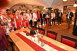 Prinzentref KoenigBrau 2026- 02-02 09  Prinzentreffen in der Brauerei - Auf Initiative von Tobias Ostermann, Verkaufsleiter Ruhrgebiet, und HDK Präsident Michel Jansen lud die König Brauerei in Kooperation mit dem HDK zum Prinzentreffen in den Theodor-König-Keller auf dem Gelände der König Brauerei. Dieser spontanen Einladung folgten die Tollitäten aus Essen, Oberhausen und Moers. Prinz Toni I. erwies sich als sympathischer Co-Gastgeber bei diesem unterhaltsamen Abend. : DVPJ, Toni I, Jules I., Prinz Karneval, Prinz, Prinzessin Aileen I., Hofmarschälle, Page, Pagen, Paginnen, HDK, Duisburg, Karneval, Helau, Tollität, Event, Session 2025, Session 2025, HDK Duisburg, Hauptausschuss, Hauptausschuss Karneval Duisburg, Duisburg ist echt