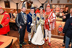 Prinzentref KoenigBrau 2026- 02-02 12  Prinzentreffen in der Brauerei - Auf Initiative von Tobias Ostermann, Verkaufsleiter Ruhrgebiet, und HDK Präsident Michel Jansen lud die König Brauerei in Kooperation mit dem HDK zum Prinzentreffen in den Theodor-König-Keller auf dem Gelände der König Brauerei. Dieser spontanen Einladung folgten die Tollitäten aus Essen, Oberhausen und Moers. Prinz Toni I. erwies sich als sympathischer Co-Gastgeber bei diesem unterhaltsamen Abend. : DVPJ, Toni I, Jules I., Prinz Karneval, Prinz, Prinzessin Aileen I., Hofmarschälle, Page, Pagen, Paginnen, HDK, Duisburg, Karneval, Helau, Tollität, Event, Session 2025, Session 2025, HDK Duisburg, Hauptausschuss, Hauptausschuss Karneval Duisburg, Duisburg ist echt