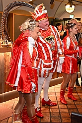 Prinzentref KoenigBrau 2026- 02-02 29  Prinzentreffen in der Brauerei - Auf Initiative von Tobias Ostermann, Verkaufsleiter Ruhrgebiet, und HDK Präsident Michel Jansen lud die König Brauerei in Kooperation mit dem HDK zum Prinzentreffen in den Theodor-König-Keller auf dem Gelände der König Brauerei. Dieser spontanen Einladung folgten die Tollitäten aus Essen, Oberhausen und Moers. Prinz Toni I. erwies sich als sympathischer Co-Gastgeber bei diesem unterhaltsamen Abend. : DVPJ, Toni I, Jules I., Prinz Karneval, Prinz, Prinzessin Aileen I., Hofmarschälle, Page, Pagen, Paginnen, HDK, Duisburg, Karneval, Helau, Tollität, Event, Session 2025, Session 2025, HDK Duisburg, Hauptausschuss, Hauptausschuss Karneval Duisburg, Duisburg ist echt