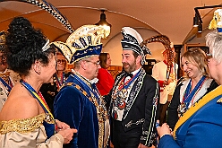 Prinzentref KoenigBrau 2026- 02-02 51  Prinzentreffen in der Brauerei - Auf Initiative von Tobias Ostermann, Verkaufsleiter Ruhrgebiet, und HDK Präsident Michel Jansen lud die König Brauerei in Kooperation mit dem HDK zum Prinzentreffen in den Theodor-König-Keller auf dem Gelände der König Brauerei. Dieser spontanen Einladung folgten die Tollitäten aus Essen, Oberhausen und Moers. Prinz Toni I. erwies sich als sympathischer Co-Gastgeber bei diesem unterhaltsamen Abend. : DVPJ, Toni I, Jules I., Prinz Karneval, Prinz, Prinzessin Aileen I., Hofmarschälle, Page, Pagen, Paginnen, HDK, Duisburg, Karneval, Helau, Tollität, Event, Session 2025, Session 2025, HDK Duisburg, Hauptausschuss, Hauptausschuss Karneval Duisburg, Duisburg ist echt