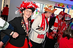 Empfang Berzirk Sued 2026- 02-03 21  Prinzenempfang - Am Dienstag war Premiere im Bezirksamt Süd an der Sittartsberger Allee. Natürlich kam nicht nur der Stadtprinz, Toni I., sondern auch Bernd II. mit Prinzessin Gabi der KG Südstern, die seit 75 Jahren als Prinzenpaar in Serm regieren. : DVPJ, Toni I, Jules I., Prinz Karneval, Prinz, Prinzessin Aileen I., Hofmarschälle, Page, Pagen, Paginnen, HDK, Duisburg, Karneval, Helau, Tollität, Event, Session 2025, Session 2025, HDK Duisburg, Hauptausschuss, Hauptausschuss Karneval Duisburg, Duisburg ist echt