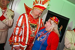 Empfang Berzirk Sued 2026- 02-03 34  Prinzenempfang - Am Dienstag war Premiere im Bezirksamt Süd an der Sittartsberger Allee. Natürlich kam nicht nur der Stadtprinz, Toni I., sondern auch Bernd II. mit Prinzessin Gabi der KG Südstern, die seit 75 Jahren als Prinzenpaar in Serm regieren. : DVPJ, Toni I, Jules I., Prinz Karneval, Prinz, Prinzessin Aileen I., Hofmarschälle, Page, Pagen, Paginnen, HDK, Duisburg, Karneval, Helau, Tollität, Event, Session 2025, Session 2025, HDK Duisburg, Hauptausschuss, Hauptausschuss Karneval Duisburg, Duisburg ist echt