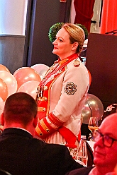 03 Fluesters PrinzGGrd 2026- 02-04 09  Seniorenkarneval und Flüstersitzung - An Nachmittag des 4. Februar führte uns der erste Termin in das DRK-Multikulturelle Seniorenzentrum Haus am Sandberg in Homberg. Zum 2. Termin musste wir in den Süden. In Huckingen feierte die KFD St. Peter und Paul Gemeinde ihren  2. karnvalistischen Nachmittag, Toni I. wurde ein Superstar empfangen. Gestärkt mit ausreichend Kuchen und Kaffee ging es dann nach Walsum. In Open Rheins „Zum Johanniter“ , dort fand die „Flüstersitzung“ der Prinzengarde statt. : DVPJ, Toni I, Jules I., Prinz Karneval, Prinz, Prinzessin Aileen I., Hofmarschälle, Page, Pagen, Paginnen, HDK, Duisburg, Karneval, Helau, Tollität, Event, Session 2025, Session 2025, HDK Duisburg, Hauptausschuss, Hauptausschuss Karneval Duisburg, Duisburg ist echt