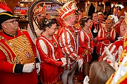 Wagenbauessen 2026- 02-05 07  Wagenbauessen - Ganz traditionell fand eine Woche vor Altweiber das Wagenessen der Sermer Wagenbauer in der Gaststätte „Viet“ statt. Nach dem herzlichen Empfang durch se. Tollität Prinz Bernd II. mit Prinzessin Gabi gab es auch einen kurzen Besuch in der Wagenhalle. : DVPJ, Toni I, Jules I., Prinz Karneval, Prinz, Prinzessin Aileen I., Hofmarschälle, Page, Pagen, Paginnen, HDK, Duisburg, Karneval, Helau, Tollität, Event, Session 2025, Session 2025, HDK Duisburg, Hauptausschuss, Hauptausschuss Karneval Duisburg, Duisburg ist echt