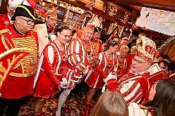 Wagenbauessen 2026- 02-05 21  Wagenbauessen - Ganz traditionell fand eine Woche vor Altweiber das Wagenessen der Sermer Wagenbauer in der Gaststätte „Viet“ statt. Nach dem herzlichen Empfang durch se. Tollität Prinz Bernd II. mit Prinzessin Gabi gab es auch einen kurzen Besuch in der Wagenhalle. : DVPJ, Toni I, Jules I., Prinz Karneval, Prinz, Prinzessin Aileen I., Hofmarschälle, Page, Pagen, Paginnen, HDK, Duisburg, Karneval, Helau, Tollität, Event, Session 2025, Session 2025, HDK Duisburg, Hauptausschuss, Hauptausschuss Karneval Duisburg, Duisburg ist echt