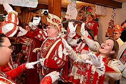 Wagenbauessen 2026- 02-05 22  Wagenbauessen - Ganz traditionell fand eine Woche vor Altweiber das Wagenessen der Sermer Wagenbauer in der Gaststätte „Viet“ statt. Nach dem herzlichen Empfang durch se. Tollität Prinz Bernd II. mit Prinzessin Gabi gab es auch einen kurzen Besuch in der Wagenhalle. : DVPJ, Toni I, Jules I., Prinz Karneval, Prinz, Prinzessin Aileen I., Hofmarschälle, Page, Pagen, Paginnen, HDK, Duisburg, Karneval, Helau, Tollität, Event, Session 2025, Session 2025, HDK Duisburg, Hauptausschuss, Hauptausschuss Karneval Duisburg, Duisburg ist echt