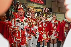 Wagenbauessen 2026- 02-05 27  Wagenbauessen - Ganz traditionell fand eine Woche vor Altweiber das Wagenessen der Sermer Wagenbauer in der Gaststätte „Viet“ statt. Nach dem herzlichen Empfang durch se. Tollität Prinz Bernd II. mit Prinzessin Gabi gab es auch einen kurzen Besuch in der Wagenhalle. : DVPJ, Toni I, Jules I., Prinz Karneval, Prinz, Prinzessin Aileen I., Hofmarschälle, Page, Pagen, Paginnen, HDK, Duisburg, Karneval, Helau, Tollität, Event, Session 2025, Session 2025, HDK Duisburg, Hauptausschuss, Hauptausschuss Karneval Duisburg, Duisburg ist echt
