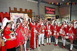 Wagenbauessen 2026- 02-05 28  Wagenbauessen - Ganz traditionell fand eine Woche vor Altweiber das Wagenessen der Sermer Wagenbauer in der Gaststätte „Viet“ statt. Nach dem herzlichen Empfang durch se. Tollität Prinz Bernd II. mit Prinzessin Gabi gab es auch einen kurzen Besuch in der Wagenhalle. : DVPJ, Toni I, Jules I., Prinz Karneval, Prinz, Prinzessin Aileen I., Hofmarschälle, Page, Pagen, Paginnen, HDK, Duisburg, Karneval, Helau, Tollität, Event, Session 2025, Session 2025, HDK Duisburg, Hauptausschuss, Hauptausschuss Karneval Duisburg, Duisburg ist echt