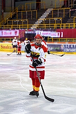01 KarnevalOnIce 2026-02-06 23  Tour-Tag, 6. Februar - Am frühen Freitagabend hieß es in der „alleato Arena“ zum 4. Mal „Karneval on Ice“ . Eion (Spaß)Eishockeyspiel der Teams Karneval vs. Stadt Duisburg endete 10:10. Danach ging es in die Glückaufhalle nach Homberg, Herrensitzung der „Narrenzunft“. Zurück im Süden zur Ehrengarde, diese hatte den „Großen Orden“, im „Landgasthof Schenke“, an Joachim Loosen verliehen. Abschluss des Abends war dann im „Männerhort“ bei Klaus Bodzian. : DVPJ, Toni I, Jules I., Prinz Karneval, Prinz, Prinzessin Aileen I., Hofmarschälle, Page, Pagen, Paginnen, HDK, Duisburg, Karneval, Helau, Tollität, Event, Session 2025, Session 2025, HDK Duisburg, Hauptausschuss, Hauptausschuss Karneval Duisburg, Duisburg ist echt