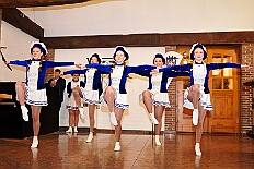 03 GrOrden Ehrengard 2026-02-06 14  Tour-Tag, 6. Februar - Am frühen Freitagabend hieß es in der „alleato Arena“ zum 4. Mal „Karneval on Ice“ . Eion (Spaß)Eishockeyspiel der Teams Karneval vs. Stadt Duisburg endete 10:10. Danach ging es in die Glückaufhalle nach Homberg, Herrensitzung der „Narrenzunft“. Zurück im Süden zur Ehrengarde, diese hatte den „Großen Orden“, im „Landgasthof Schenke“, an Joachim Loosen verliehen. Abschluss des Abends war dann im „Männerhort“ bei Klaus Bodzian. : DVPJ, Toni I, Jules I., Prinz Karneval, Prinz, Prinzessin Aileen I., Hofmarschälle, Page, Pagen, Paginnen, HDK, Duisburg, Karneval, Helau, Tollität, Event, Session 2025, Session 2025, HDK Duisburg, Hauptausschuss, Hauptausschuss Karneval Duisburg, Duisburg ist echt