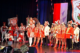 03 Maedvhns RWHambMarx 2026-02-07 11  Tour-Tag, 7. Februar - In unserer Residenz, dem WYNDHAM Hotel Duisburger Hof, begann unsere Abendtour mit der Bürger-Gala der Bürgergarde. Quasi ums Eck war der nächste Termin bei der restlos ausgekauften Damensitzung des Sonnigen Südens. Zur Mädchensitzung der Rot-Weißen aus Hamborn ging es danach in die Clauberghalle. Einmal quer durch die Stadt war dann das Kostümfest der KG Op de Hippe Höh. : DVPJ, Toni I, Jules I., Prinz Karneval, Prinz, Prinzessin Aileen I., Hofmarschälle, Page, Pagen, Paginnen, HDK, Duisburg, Karneval, Helau, Tollität, Event, Session 2025, Session 2025, HDK Duisburg, Hauptausschuss, Hauptausschuss Karneval Duisburg, Duisburg ist echt