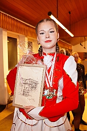 04 Kostuemf HippeHoeh 2026-02-07 08  Tour-Tag, 7. Februar - In unserer Residenz, dem WYNDHAM Hotel Duisburger Hof, begann unsere Abendtour mit der Bürger-Gala der Bürgergarde. Quasi ums Eck war der nächste Termin bei der restlos ausgekauften Damensitzung des Sonnigen Südens. Zur Mädchensitzung der Rot-Weißen aus Hamborn ging es danach in die Clauberghalle. Einmal quer durch die Stadt war dann das Kostümfest der KG Op de Hippe Höh. : DVPJ, Toni I, Jules I., Prinz Karneval, Prinz, Prinzessin Aileen I., Hofmarschälle, Page, Pagen, Paginnen, HDK, Duisburg, Karneval, Helau, Tollität, Event, Session 2025, Session 2025, HDK Duisburg, Hauptausschuss, Hauptausschuss Karneval Duisburg, Duisburg ist echt