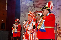 03 Herrens AMaB 2026-02-08 12  Tour-Tag, 8. Februar -Start war an diesem Sonntag mit der Herrensitzung der Rot-Weißen aus Hamborn im Abteikeller. Danach wurde uns  eine Spende für den neuen Inklusions-Bus vom Meidericher Hilfswerk e.V. übergeben. Weiter zur Herrensitzung  der » Blauen Jungs « an gewohnter Stätte. Zur Stärkung zwischendurch war dann das Grünkohlessen von Bienen Lindner im „Langgasthof Schenke“. Nach einem Besuch in unserem Standquartier, UT_Ungelsheimer Treff“, waren wir beim 4:2 des MSV vs. Verl in der schauinsland-reisen Arena. : DVPJ, Toni I, Jules I., Prinz Karneval, Prinz, Prinzessin Aileen I., Hofmarschälle, Page, Pagen, Paginnen, HDK, Duisburg, Karneval, Helau, Tollität, Event, Session 2025, Session 2025, HDK Duisburg, Hauptausschuss, Hauptausschuss Karneval Duisburg, Duisburg ist echt