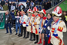 06 MSV Spiel 2026-02-08 18  Tour-Tag, 8. Februar -Start war an diesem Sonntag mit der Herrensitzung der Rot-Weißen aus Hamborn im Abteikeller. Danach wurde uns  eine Spende für den neuen Inklusions-Bus vom Meidericher Hilfswerk e.V. übergeben. Weiter zur Herrensitzung  der » Blauen Jungs « an gewohnter Stätte. Zur Stärkung zwischendurch war dann das Grünkohlessen von Bienen Lindner im „Langgasthof Schenke“. Nach einem Besuch in unserem Standquartier, UT_Ungelsheimer Treff“, waren wir beim 4:2 des MSV vs. Verl in der schauinsland-reisen Arena. : DVPJ, Toni I, Jules I., Prinz Karneval, Prinz, Prinzessin Aileen I., Hofmarschälle, Page, Pagen, Paginnen, HDK, Duisburg, Karneval, Helau, Tollität, Event, Session 2025, Session 2025, HDK Duisburg, Hauptausschuss, Hauptausschuss Karneval Duisburg, Duisburg ist echt