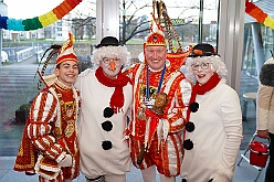 01 Beim-WDR 2026-02-08 14  Tour-Tag, 9. Februar - Mittags stand der Empfang bei Prinzencrew beim WDR auf dem Programm, herzlich begrüßt durch „Manni“. Dann einmal Seniorenkarneval an der Zechenstraße in Homberg. Zum guten Schluß dann das Senatorenessen im Binnschiffahrtsmuseum der KG Weiß-Grün Ruhrort. : DVPJ, Toni I, Jules I., Prinz Karneval, Prinz, Prinzessin Aileen I., Hofmarschälle, Page, Pagen, Paginnen, HDK, Duisburg, Karneval, Helau, Tollität, Event, Session 2025, Session 2025, HDK Duisburg, Hauptausschuss, Hauptausschuss Karneval Duisburg, Duisburg ist echt