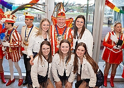 01 Beim-WDR 2026-02-08 15  Tour-Tag, 9. Februar - Mittags stand der Empfang bei Prinzencrew beim WDR auf dem Programm, herzlich begrüßt durch „Manni“. Dann einmal Seniorenkarneval an der Zechenstraße in Homberg. Zum guten Schluß dann das Senatorenessen im Binnschiffahrtsmuseum der KG Weiß-Grün Ruhrort. : DVPJ, Toni I, Jules I., Prinz Karneval, Prinz, Prinzessin Aileen I., Hofmarschälle, Page, Pagen, Paginnen, HDK, Duisburg, Karneval, Helau, Tollität, Event, Session 2025, Session 2025, HDK Duisburg, Hauptausschuss, Hauptausschuss Karneval Duisburg, Duisburg ist echt