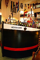 03 Senatoren WG Ruhrort 20206-02-09 03  Tour-Tag, 9. Februar - Mittags stand der Empfang bei Prinzencrew beim WDR auf dem Programm, herzlich begrüßt durch „Manni“. Dann einmal Seniorenkarneval an der Zechenstraße in Homberg. Zum guten Schluß dann das Senatorenessen im Binnschiffahrtsmuseum der KG Weiß-Grün Ruhrort. : DVPJ, Toni I, Jules I., Prinz Karneval, Prinz, Prinzessin Aileen I., Hofmarschälle, Page, Pagen, Paginnen, HDK, Duisburg, Karneval, Helau, Tollität, Event, Session 2025, Session 2025, HDK Duisburg, Hauptausschuss, Hauptausschuss Karneval Duisburg, Duisburg ist echt