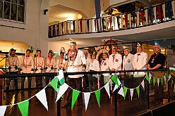 03 Senatoren WG Ruhrort 20206-02-09 05  Tour-Tag, 9. Februar - Mittags stand der Empfang bei Prinzencrew beim WDR auf dem Programm, herzlich begrüßt durch „Manni“. Dann einmal Seniorenkarneval an der Zechenstraße in Homberg. Zum guten Schluß dann das Senatorenessen im Binnschiffahrtsmuseum der KG Weiß-Grün Ruhrort. : DVPJ, Toni I, Jules I., Prinz Karneval, Prinz, Prinzessin Aileen I., Hofmarschälle, Page, Pagen, Paginnen, HDK, Duisburg, Karneval, Helau, Tollität, Event, Session 2025, Session 2025, HDK Duisburg, Hauptausschuss, Hauptausschuss Karneval Duisburg, Duisburg ist echt