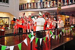 03 Senatoren WG Ruhrort 20206-02-09 14  Tour-Tag, 9. Februar - Mittags stand der Empfang bei Prinzencrew beim WDR auf dem Programm, herzlich begrüßt durch „Manni“. Dann einmal Seniorenkarneval an der Zechenstraße in Homberg. Zum guten Schluß dann das Senatorenessen im Binnschiffahrtsmuseum der KG Weiß-Grün Ruhrort. : DVPJ, Toni I, Jules I., Prinz Karneval, Prinz, Prinzessin Aileen I., Hofmarschälle, Page, Pagen, Paginnen, HDK, Duisburg, Karneval, Helau, Tollität, Event, Session 2025, Session 2025, HDK Duisburg, Hauptausschuss, Hauptausschuss Karneval Duisburg, Duisburg ist echt