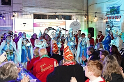 01 Wagenweihe KGK 2026-02-10 03  Wagenweihe und Prinzenempfang - In Moers waren wir an diesem Abend Gäste der Wagebweihe der Tollitäten des KGK, Bastian I. und Steffen I. Im IntercityHotel empfingen die Roten Funken, nicht wie gewohnt am Mittwoch vor Altweiber, die Duisburger Prinzencrews. : DVPJ, Toni I, Jules I., Prinz Karneval, Prinz, Prinzessin Aileen I., Hofmarschälle, Page, Pagen, Paginnen, HDK, Duisburg, Karneval, Helau, Tollität, Event, Session 2025, Session 2025, HDK Duisburg, Hauptausschuss, Hauptausschuss Karneval Duisburg, Duisburg ist echt