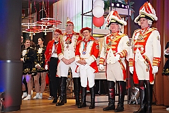 02 Prinzenempf RoteFunken 2026-02-10 09  Wagenweihe und Prinzenempfang - In Moers waren wir an diesem Abend Gäste der Wagebweihe der Tollitäten des KGK, Bastian I. und Steffen I. Im IntercityHotel empfingen die Roten Funken, nicht wie gewohnt am Mittwoch vor Altweiber, die Duisburger Prinzencrews. : DVPJ, Toni I, Jules I., Prinz Karneval, Prinz, Prinzessin Aileen I., Hofmarschälle, Page, Pagen, Paginnen, HDK, Duisburg, Karneval, Helau, Tollität, Event, Session 2025, Session 2025, HDK Duisburg, Hauptausschuss, Hauptausschuss Karneval Duisburg, Duisburg ist echt