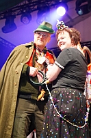 03 HDK Festzelt 2026-02-12 05  Alweiber-Tour, 12. Februar - Eine karnevalistische „Stadtrundfahrt“ an diesem veregneten Donnerstag. : DVPJ, Toni I, Jules I., Prinz Karneval, Prinz, Prinzessin Aileen I., Hofmarschälle, Page, Pagen, Paginnen, HDK, Duisburg, Karneval, Helau, Tollität, Event, Session 2025, Session 2025, HDK Duisburg, Hauptausschuss, Hauptausschuss Karneval Duisburg, Duisburg ist echt