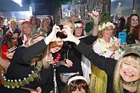 07 Coupe1900 2026-02-12 03  Alweiber-Tour, 12. Februar - Eine karnevalistische „Stadtrundfahrt“ an diesem veregneten Donnerstag. : DVPJ, Toni I, Jules I., Prinz Karneval, Prinz, Prinzessin Aileen I., Hofmarschälle, Page, Pagen, Paginnen, HDK, Duisburg, Karneval, Helau, Tollität, Event, Session 2025, Session 2025, HDK Duisburg, Hauptausschuss, Hauptausschuss Karneval Duisburg, Duisburg ist echt