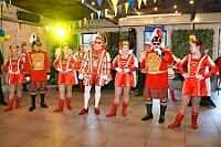 11 Altweiber KG Baerl 2026-02-12 12  Alweiber-Tour, 12. Februar - Eine karnevalistische „Stadtrundfahrt“ an diesem veregneten Donnerstag. : DVPJ, Toni I, Jules I., Prinz Karneval, Prinz, Prinzessin Aileen I., Hofmarschälle, Page, Pagen, Paginnen, HDK, Duisburg, Karneval, Helau, Tollität, Event, Session 2025, Session 2025, HDK Duisburg, Hauptausschuss, Hauptausschuss Karneval Duisburg, Duisburg ist echt