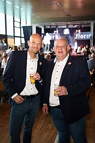 02 Jubilaeum DirkFlorin 2026-04-25 09  Maifest und Jubiläumsabend - Am Samstag, 25. April, besuchten wir in den Nachmittagsstunden das „Rot-Goldene Maifest“ bei unseren Karnevalsfreunden im Garten des St. Ewaldi Hauses in Laar. Am Abend waren wir dann beim 25-jährigen Bühnenjubiläum, „Eine Nacht mit Freunden“, von Dirk Florin in der Mehrzweckhalle in Beeckerwerth. : DVPJ, Toni I, Jules I., Prinz Karneval, Prinz, Prinzessin Aileen I., Hofmarschälle, Page, Pagen, Paginnen, HDK, Duisburg, Karneval, Helau, Tollität, Event, Session 2025, Session 2025, HDK Duisburg, Hauptausschuss, Hauptausschuss Karneval Duisburg, Duisburg ist echt