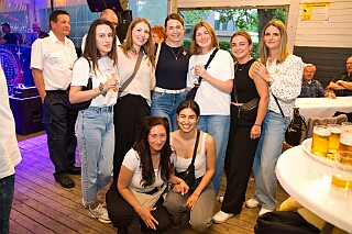 02 Jubilaeum Mündelheim 2026-05-02 14  Die „Räuber“ zum Jubiläum - Der Löschzug 750, Mündelheim / Ehingen / Serm, feierte sein 120-jähriges Jubiläum im Rahmen „WIR SIND DORF“ zusammen mit dem Tambourcorps „Rheinklang Mündelheim“, das 100 Jahre alt wurde. Im Festzelt besuchten wir am Samstag dann dazu das Konzert der „RÄUBER“. : DVPJ, Toni I, Jules I., Prinz Karneval, Prinz, Prinzessin Aileen I., Hofmarschälle, Page, Pagen, Paginnen, HDK, Duisburg, Karneval, Helau, Tollität, Event, Session 2025, Session 2025, HDK Duisburg, Hauptausschuss, Hauptausschuss Karneval Duisburg, Duisburg ist echt