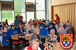 Fruehl Fest RW Rheinh 2026- 05-14 01  Lausiges, nasses Frühlingsfest - Wie in jedem Jahr auf auf Christi Himmelfahrt, oder auch dem „Vatertag“, hatte die KG Rot-Weiß Rheinhausen zum ihrem Frühlingsfest geladen. Statt den lustigen „Schaukelfotos“,  die in diesem Jahr wegen der Witterung ausfallen mussten, gab es ein „CREW-Kickerduell“. Das Fest wurde in die Erlöserkirche verlegt. : DVPJ, Toni I, Jules I., Prinz Karneval, Prinz, Prinzessin Aileen I., Hofmarschälle, Page, Pagen, Paginnen, HDK, Duisburg, Karneval, Helau, Tollität, Event, Session 2025, Session 2025, HDK Duisburg, Hauptausschuss, Hauptausschuss Karneval Duisburg, Duisburg ist echt
