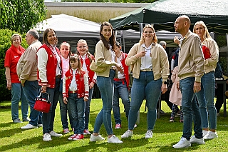 Fruehl Fest RW Rheinh 2026- 05-14 18  Lausiges, nasses Frühlingsfest - Wie in jedem Jahr auf auf Christi Himmelfahrt, oder auch dem „Vatertag“, hatte die KG Rot-Weiß Rheinhausen zum ihrem Frühlingsfest geladen. Statt den lustigen „Schaukelfotos“,  die in diesem Jahr wegen der Witterung ausfallen mussten, gab es ein „CREW-Kickerduell“. Das Fest wurde in die Erlöserkirche verlegt. : DVPJ, Toni I, Jules I., Prinz Karneval, Prinz, Prinzessin Aileen I., Hofmarschälle, Page, Pagen, Paginnen, HDK, Duisburg, Karneval, Helau, Tollität, Event, Session 2025, Session 2025, HDK Duisburg, Hauptausschuss, Hauptausschuss Karneval Duisburg, Duisburg ist echt