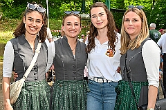 01 Schuetzen MuendelHEhinge 2026- 05-23 11  Schützenfeste in DU-SÜD - Pfingstsamstag 2026. Bei strahlendem Sonnenschein besuchten wir das Königs- und Prinzenschießen der St. Sebastianus Schützenbruderschaft Mündelheim / Ehingen 1712 e.V. im Ehinger Wäldchen. Danach waren wir dann Gäste auf der Schützenparty der St. Hubertus Schützenbruderschaft 1911 e.V. in Großenbaum. : DVPJ, Toni I, Jules I., Prinz Karneval, Prinz, Prinzessin Aileen I., Hofmarschälle, Page, Pagen, Paginnen, HDK, Duisburg, Karneval, Helau, Tollität, Event, Session 2025, Session 2025, HDK Duisburg, Hauptausschuss, Hauptausschuss Karneval Duisburg, Duisburg ist echt