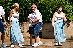 Sommerfest MarxlohJecken 2026-06-27 07  Bei tropischen 39° zur Premiere - Es war die erste „Sommer-Party“ der Marxloher-Jecken. Unter dem Motto „Feiern mit Freunden“ wurde auf dem Gelände der GGS „Am Mattlerbusch“, neben dem Niederrheinischen Karnevalsmusem, die Sommerfestpremiere gefeiert. Mit guter Laune und einer Super Stimmung wurde der Hitze getrotzt. : DVPJ, Toni I, Jules I., Prinz Karneval, Prinz, Prinzessin Aileen I., Hofmarschälle, Page, Pagen, Paginnen, HDK, Duisburg, Karneval, Helau, Tollität, Event, Session 2025, Session 2025, HDK Duisburg, Hauptausschuss, Hauptausschuss Karneval Duisburg, Duisburg ist echt