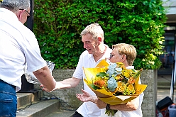 Sommerfest MarxlohJecken 2026-06-27 13  Bei tropischen 39° zur Premiere - Es war die erste „Sommer-Party“ der Marxloher-Jecken. Unter dem Motto „Feiern mit Freunden“ wurde auf dem Gelände der GGS „Am Mattlerbusch“, neben dem Niederrheinischen Karnevalsmusem, die Sommerfestpremiere gefeiert. Mit guter Laune und einer Super Stimmung wurde der Hitze getrotzt. : DVPJ, Toni I, Jules I., Prinz Karneval, Prinz, Prinzessin Aileen I., Hofmarschälle, Page, Pagen, Paginnen, HDK, Duisburg, Karneval, Helau, Tollität, Event, Session 2025, Session 2025, HDK Duisburg, Hauptausschuss, Hauptausschuss Karneval Duisburg, Duisburg ist echt