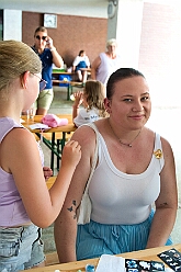 Sommerfest MarxlohJecken 2026-06-27 19  Bei tropischen 39° zur Premiere - Es war die erste „Sommer-Party“ der Marxloher-Jecken. Unter dem Motto „Feiern mit Freunden“ wurde auf dem Gelände der GGS „Am Mattlerbusch“, neben dem Niederrheinischen Karnevalsmusem, die Sommerfestpremiere gefeiert. Mit guter Laune und einer Super Stimmung wurde der Hitze getrotzt. : DVPJ, Toni I, Jules I., Prinz Karneval, Prinz, Prinzessin Aileen I., Hofmarschälle, Page, Pagen, Paginnen, HDK, Duisburg, Karneval, Helau, Tollität, Event, Session 2025, Session 2025, HDK Duisburg, Hauptausschuss, Hauptausschuss Karneval Duisburg, Duisburg ist echt