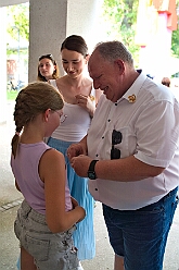 Sommerfest MarxlohJecken 2026-06-27 20  Bei tropischen 39° zur Premiere - Es war die erste „Sommer-Party“ der Marxloher-Jecken. Unter dem Motto „Feiern mit Freunden“ wurde auf dem Gelände der GGS „Am Mattlerbusch“, neben dem Niederrheinischen Karnevalsmusem, die Sommerfestpremiere gefeiert. Mit guter Laune und einer Super Stimmung wurde der Hitze getrotzt. : DVPJ, Toni I, Jules I., Prinz Karneval, Prinz, Prinzessin Aileen I., Hofmarschälle, Page, Pagen, Paginnen, HDK, Duisburg, Karneval, Helau, Tollität, Event, Session 2025, Session 2025, HDK Duisburg, Hauptausschuss, Hauptausschuss Karneval Duisburg, Duisburg ist echt