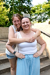 Sommerfest MarxlohJecken 2026-06-27 25  Bei tropischen 39° zur Premiere - Es war die erste „Sommer-Party“ der Marxloher-Jecken. Unter dem Motto „Feiern mit Freunden“ wurde auf dem Gelände der GGS „Am Mattlerbusch“, neben dem Niederrheinischen Karnevalsmusem, die Sommerfestpremiere gefeiert. Mit guter Laune und einer Super Stimmung wurde der Hitze getrotzt. : DVPJ, Toni I, Jules I., Prinz Karneval, Prinz, Prinzessin Aileen I., Hofmarschälle, Page, Pagen, Paginnen, HDK, Duisburg, Karneval, Helau, Tollität, Event, Session 2025, Session 2025, HDK Duisburg, Hauptausschuss, Hauptausschuss Karneval Duisburg, Duisburg ist echt