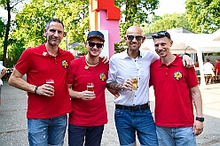Sommerfest MarxlohJecken 2026-06-27 27  Bei tropischen 39° zur Premiere - Es war die erste „Sommer-Party“ der Marxloher-Jecken. Unter dem Motto „Feiern mit Freunden“ wurde auf dem Gelände der GGS „Am Mattlerbusch“, neben dem Niederrheinischen Karnevalsmusem, die Sommerfestpremiere gefeiert. Mit guter Laune und einer Super Stimmung wurde der Hitze getrotzt. : DVPJ, Toni I, Jules I., Prinz Karneval, Prinz, Prinzessin Aileen I., Hofmarschälle, Page, Pagen, Paginnen, HDK, Duisburg, Karneval, Helau, Tollität, Event, Session 2025, Session 2025, HDK Duisburg, Hauptausschuss, Hauptausschuss Karneval Duisburg, Duisburg ist echt