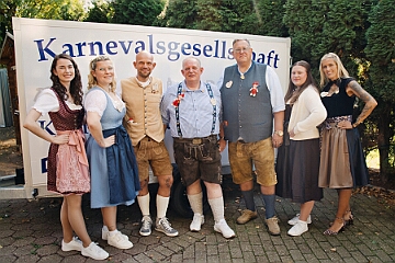 Wiesenfrueschoppen 2026- 10-04 15  „O´zapft is! im Königreich - Auch in diesem Jahr hatte die KG Königreich Duissern wieder zu ihrem traditionellen „Wies´n Frühschoppen“ in die Tennis-Gaststätte des DSC Preussen eingeladen. : DVPJ, Toni I, Jules I., Prinz Karneval, Prinz, Prinzessin Aileen I., Hofmarschälle, Page, Pagen, Paginnen, HDK, Duisburg, Karneval, Helau, Tollität, Event, Session 2025, Session 2025, HDK Duisburg, Hauptausschuss, Hauptausschuss Karneval Duisburg, Duisburg ist echt
